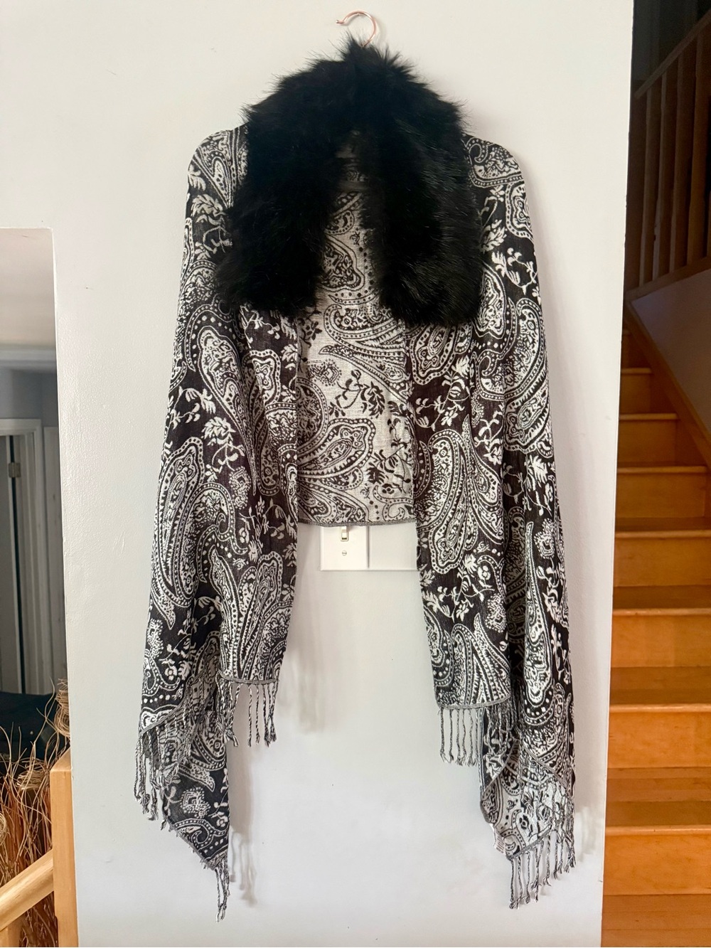 Jessica McClintock Black White Paisley Fringe Shawl Wrap with Faux Fur Collar